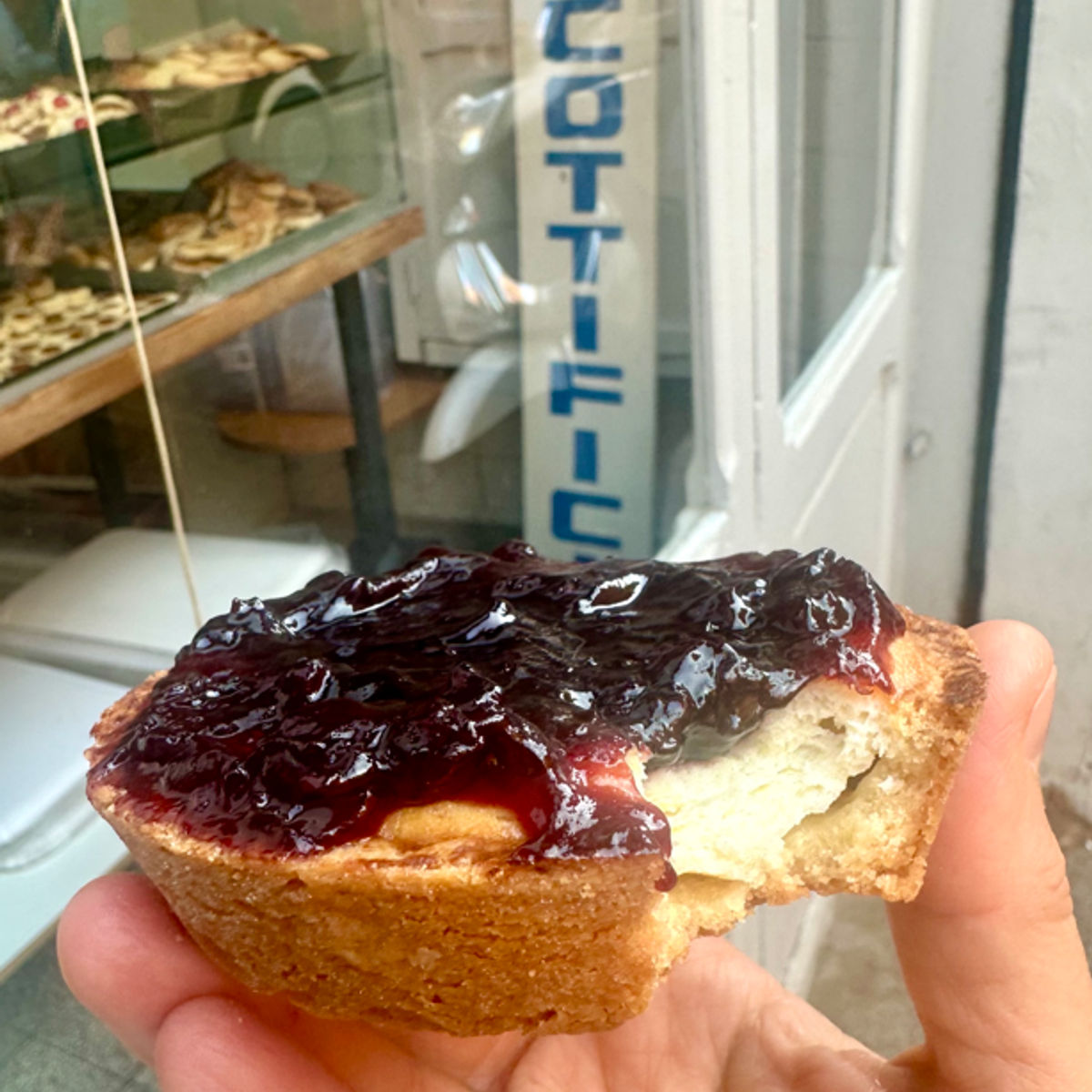 Walking Food Experience in Trastevere