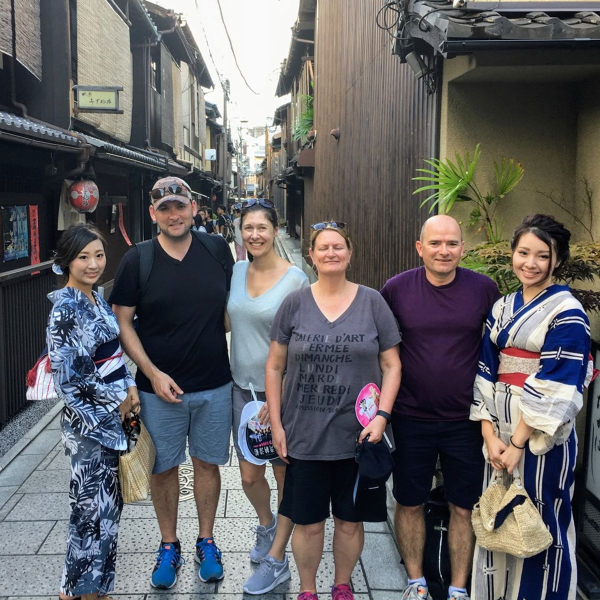 Food Tour in Kyoto Nishiki Market, Pontocho and Gion Geisha District