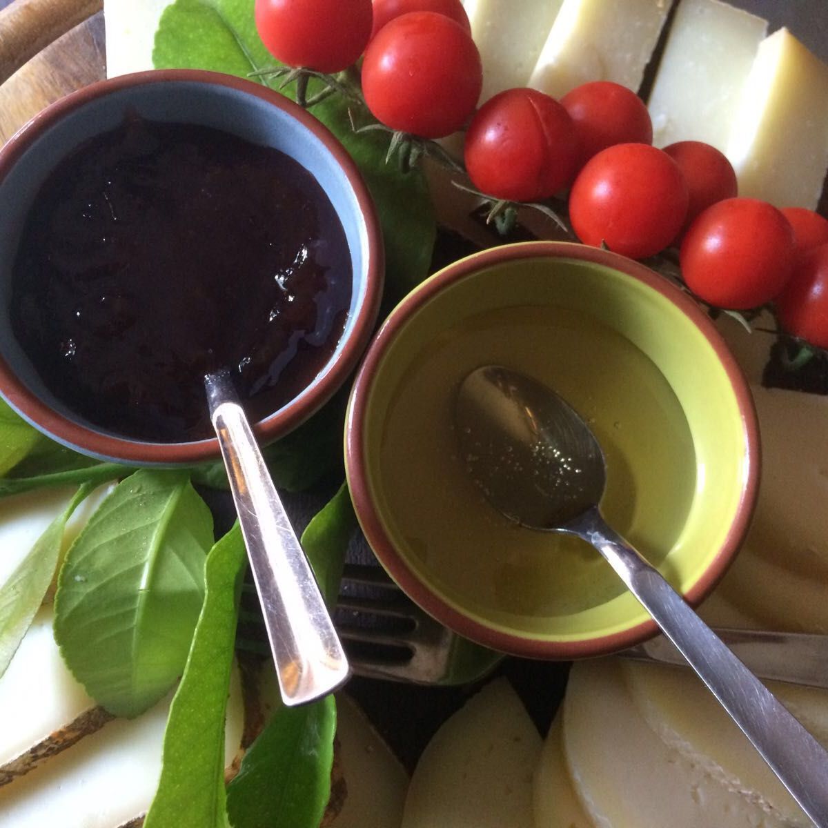 Wine, Virgin Olive Oil, and Cheese Tasting in San Gimignano