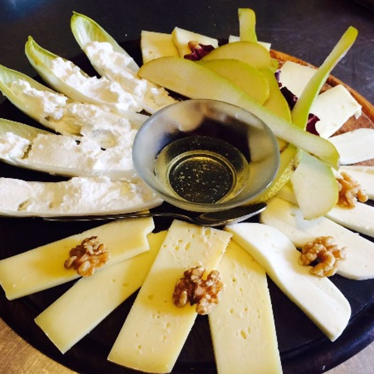 Wine, Virgin Olive Oil, and Cheese Tasting in San Gimignano