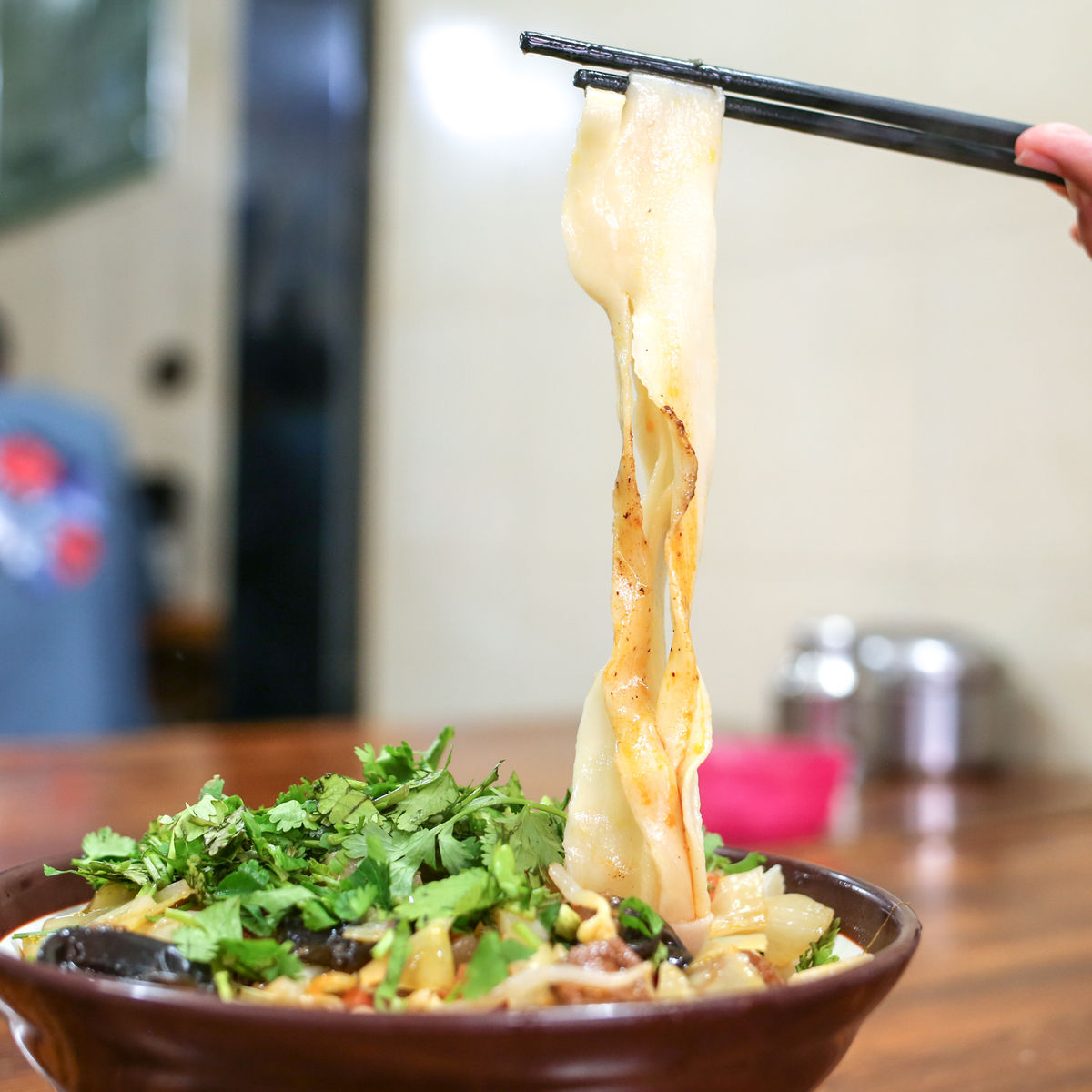 Xian Morning Food & Market Tour with Tuk Tuk