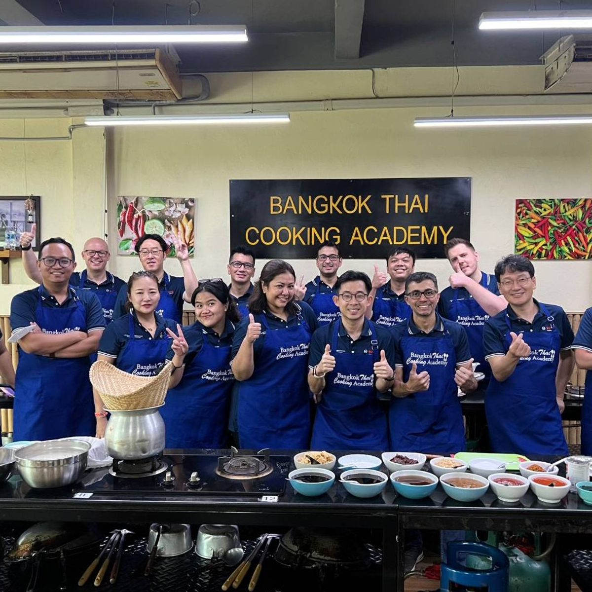 Bereiten Sie fünf thailändische Gerichte Ihrer Wahl zu und erleben Sie einen Marktbesuch!
