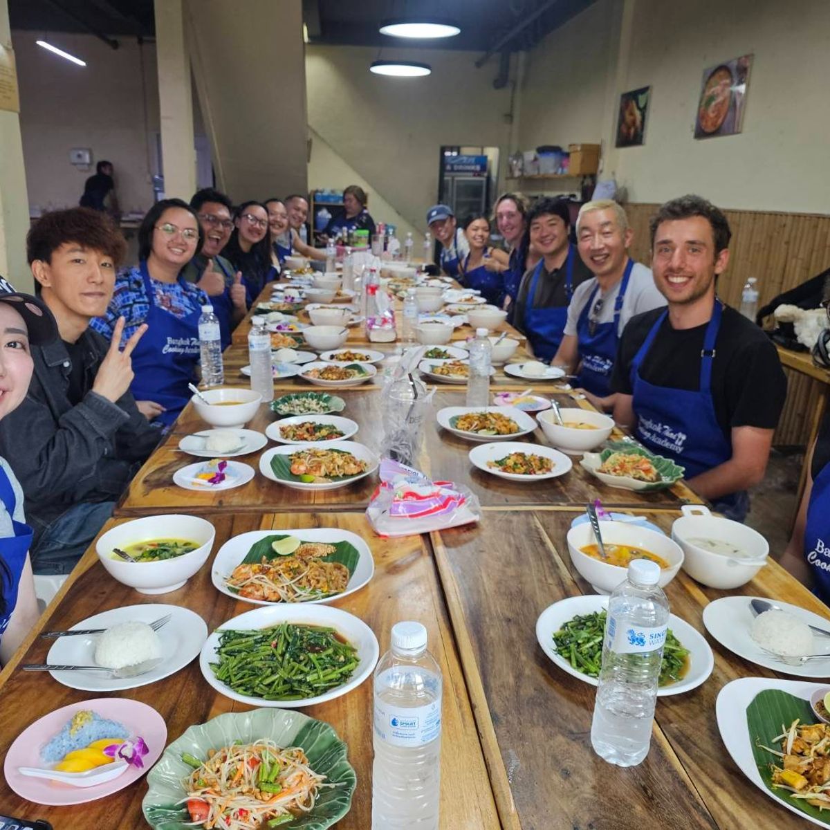 Bereiten Sie fünf thailändische Gerichte Ihrer Wahl zu und erleben Sie einen Marktbesuch!