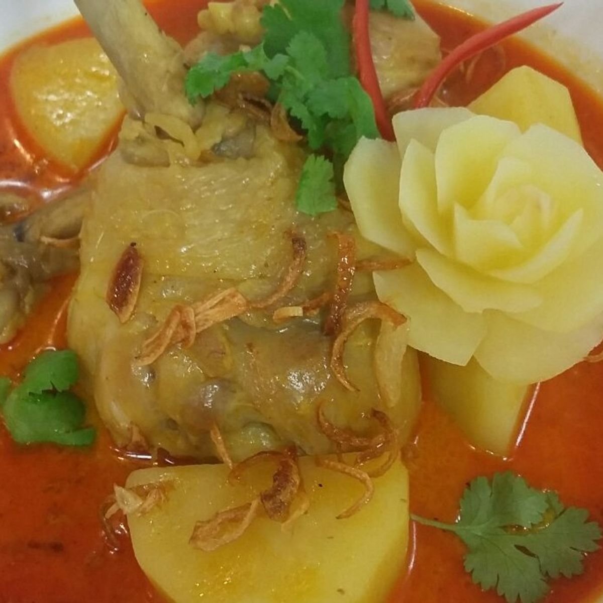 Bereiten Sie fünf thailändische Gerichte Ihrer Wahl zu und erleben Sie einen Marktbesuch!
