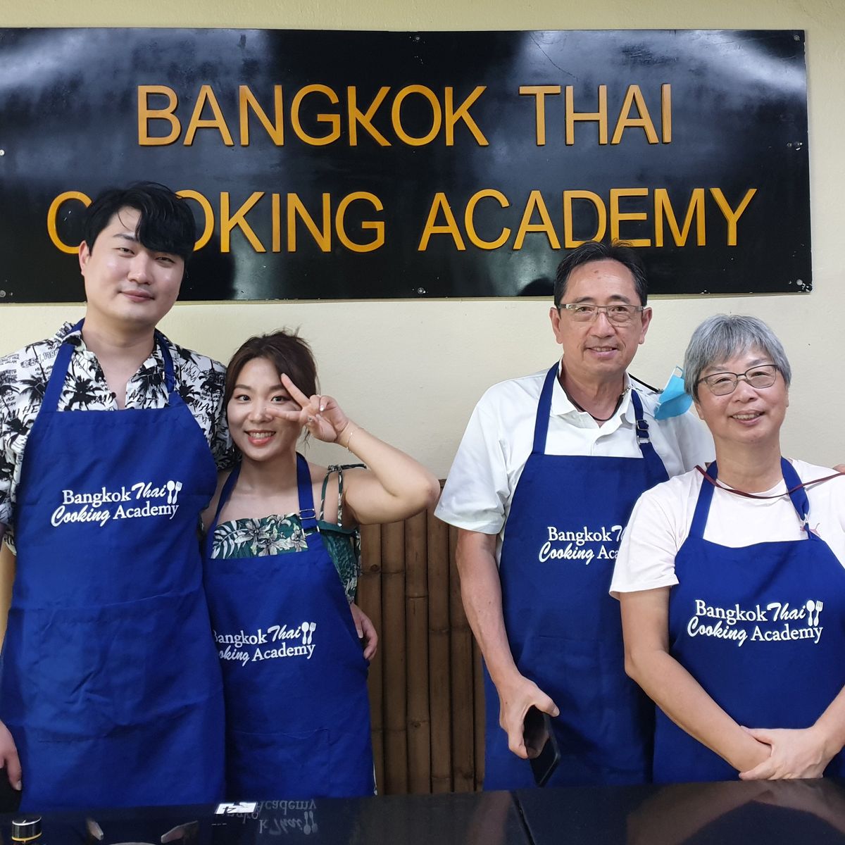 Bereiten Sie fünf thailändische Gerichte Ihrer Wahl zu und erleben Sie einen Marktbesuch!