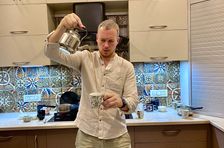 德里一家人家裡的瑪薩拉奶茶工作坊