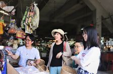 Fresh Market Tour & Authentic Thai Lunch Cooking with Passionate Chef