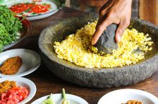 伝統的な料理教室と市場ツアーで、バリ島の自然の美しさを体験しよう