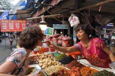 Explore the Most Down To Earth Market in Chengdu