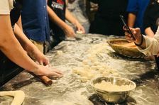 Kelas Memasak Mie Biang Biang dengan Tur Pasar Rempah-Rempah
