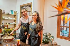 Clase de cocina en Hanói: Cha Ca, rollitos de primavera y café especial de cortesía.