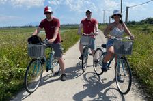 Paseo en bicicleta por el campo de Hoi An, paseo en búfalo y en barca de mimbre con comida.