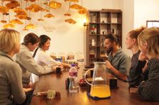 Hanoi: Eierkaffee selbst zubereiten und Hühner-Pho genießen