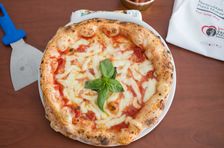 Learn to Make the Traditional Neapolitan Pizza