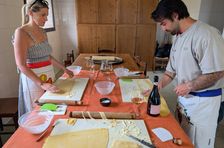 Pengalaman Memasak Khas Tuscany di San Gimignano dengan Pasta Buatan Tangan, Makan Siang & Anggur