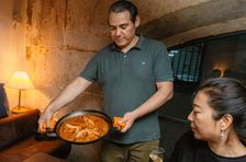 Tour gastronómico a pie con degustación de tapas en Barcelona.