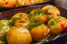Yakisoba- und Karaage-Verkostung und Takoyaki selber machen in Osaka