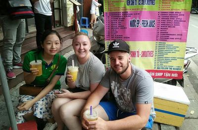 1-Hour Cyclo (Xích Lô/Rickshaw) + Street Food Walking Tour + 30-Minute Foot Massage