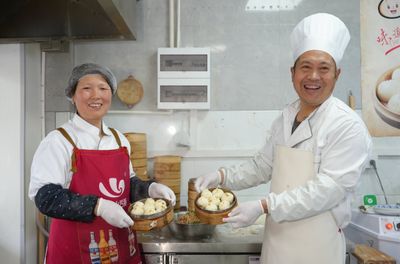 Kelas Membuat Bakpao dan Pangsit Sup Otentik Hangzhou Bersama Koki Lokal