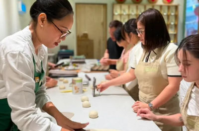 Authentic Banh Mi Making & Egg Coffee Class in Saigon