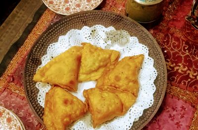 Lernen und Genießen: Hausgemachte Streetfood-Snacks mit Teeverkostung in einem lokalen Haushalt