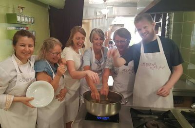 Temukan Cita Rasa Ottoman Istanbul dalam Kelas Memasak Praktis.