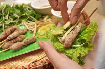 Danang-Lokale Speisen vom Motorrad aus