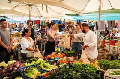 From Market to Table: Private Farmer’s Market Tour & Fresh Pasta Making Experience in Piazza Mattei (Up to 12 Guests)