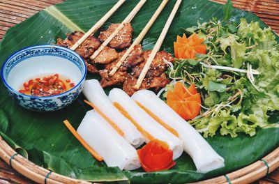 Market Visit with Vietnamese Culinary Class and Bicycle Tour