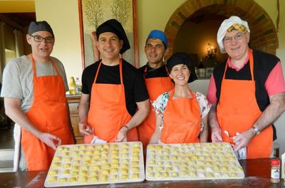 Kelas Praktik Membuat Pasta & Kue di Jantung Toskana
