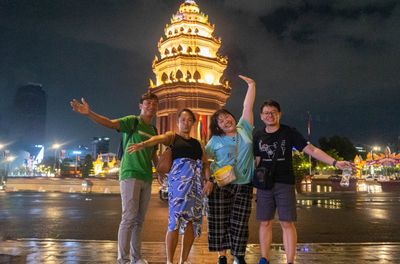 Experience an Evening Culinary Adventure in Phnom Penh with a Tuk Tuk Journey
