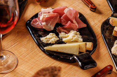 Testaccio Evening Food Tour & Tasting Experience with a Master Taster