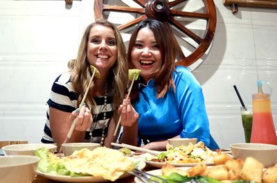 Vegan Food Tour on Scooter with Passionate Girl Riders