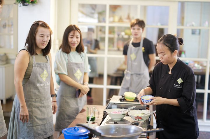 4-Dish Cooking Class Bangkok & Morning Market Tour