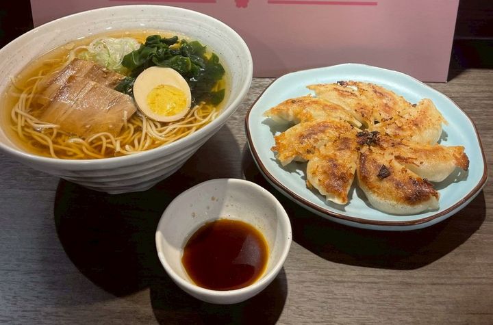 Hands-On Osaka Izakaya Class: Ramen and Gyoza from Scratch