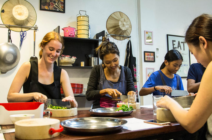 Bangkok's Best Flavors: Cooking Class and Market Tour (Vegetarians Welcome)