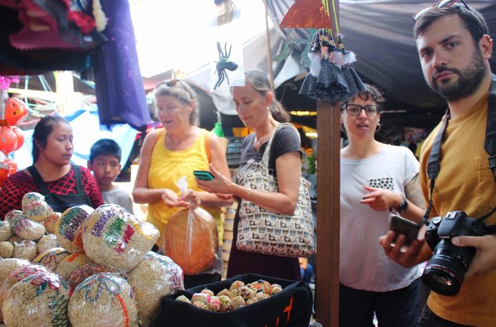 Build your Day of the Dead Ofrenda