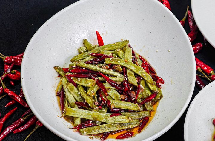Chengdu Vegetarian Home Cooking Experience in a Local Home
