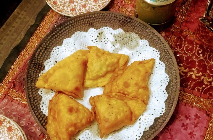 Learn and Enjoy: Homemade Street Snacks with Tea Tasting in a Local Home