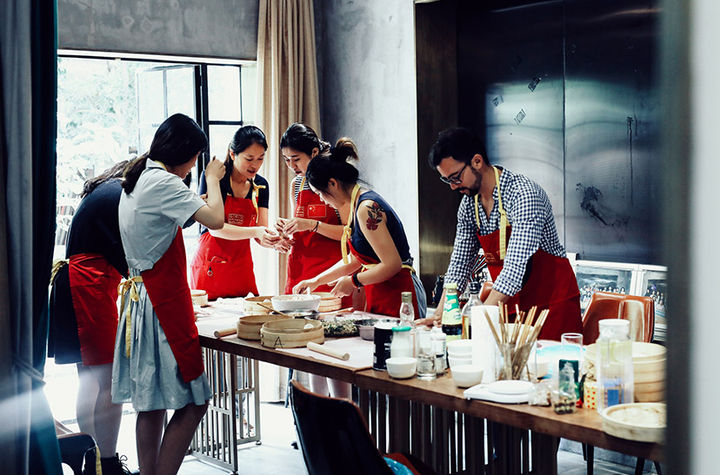 Fun Dim-Sum Cooking Class with Passionate Local Senior Chef