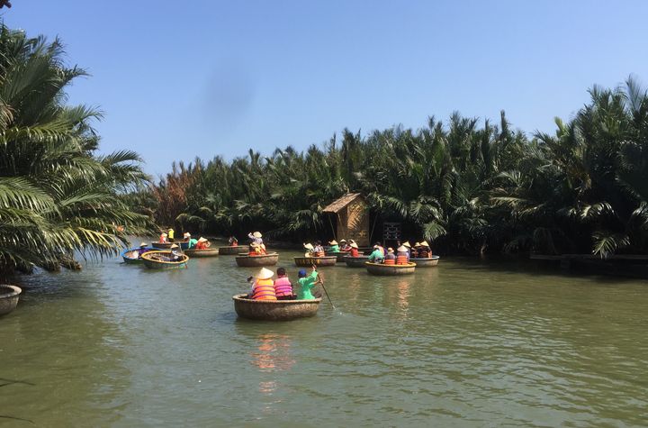 Transfert gratuit de Danang à Hoi An : cours de cuisine écologique et excursion en bateau-panier
