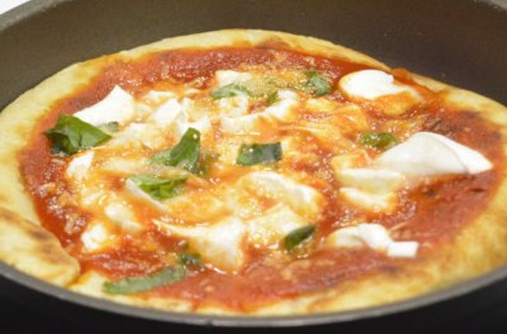 Hands-On Pizza Class in Naples: Margherita, Fried Calzone & More