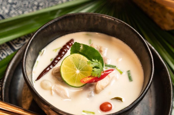 Genießen Sie authentische thailändische Aromen auf einem idyllischen Bio-Bauernhof.