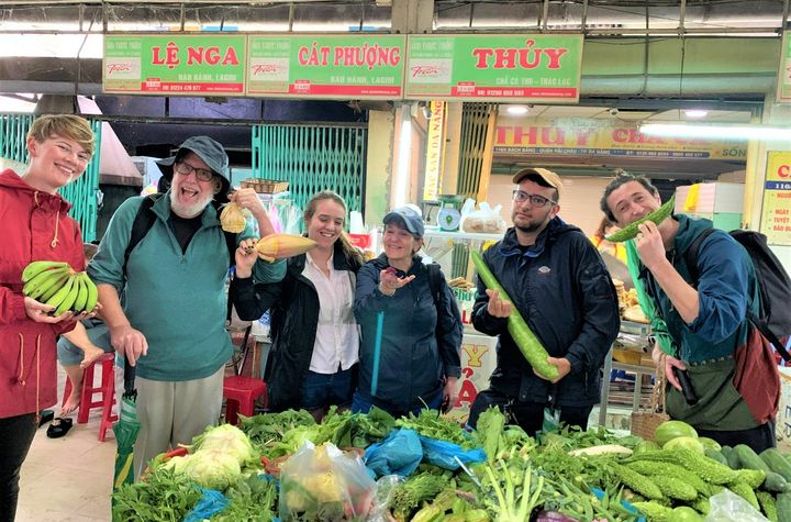 Cours de cuisine Jolie Da Nang avec visite d'un jardin bio et d'un marché