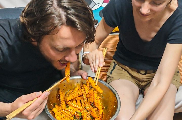 Learn Cold Noodle And Wolf-Tooth Potato At Local House