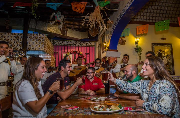 Tacos and Beer Tour in Cancun with Live Mariachi Show and Night Market Visit