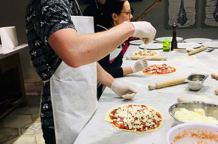 Traditional Pizza and Gelato Making Class in Rome near Piazza Navona