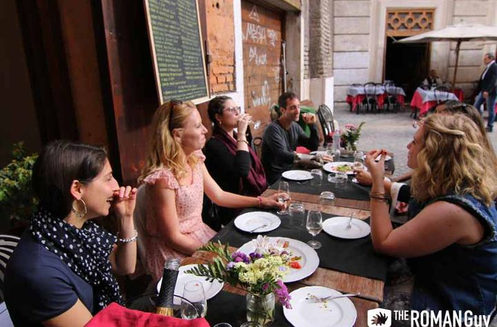Rome Foodie Tour in Trastevere with Wine & Dinner