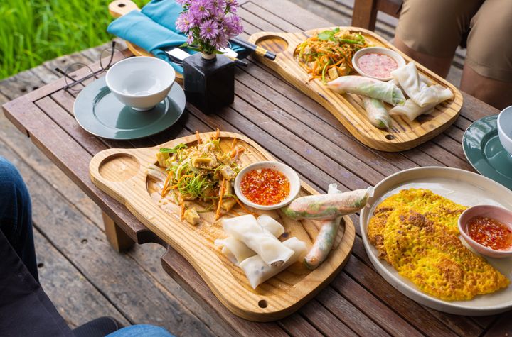 Market Tour, Countryside Bicycle Ride, and Cooking Class Experience in Hoi An