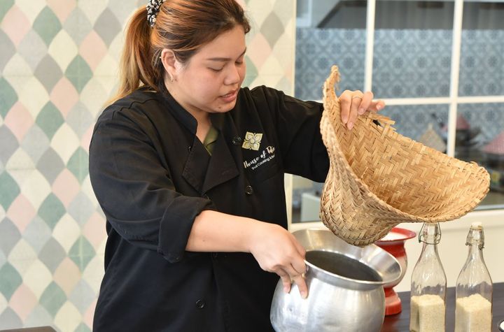 Sathon: Hands-On Thai Cooking Class & Market Tour Experience